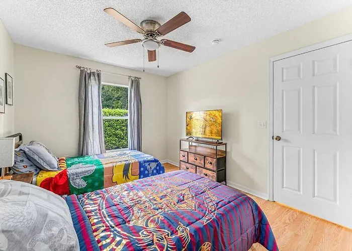 Splash Retreat:Near Disney Parks